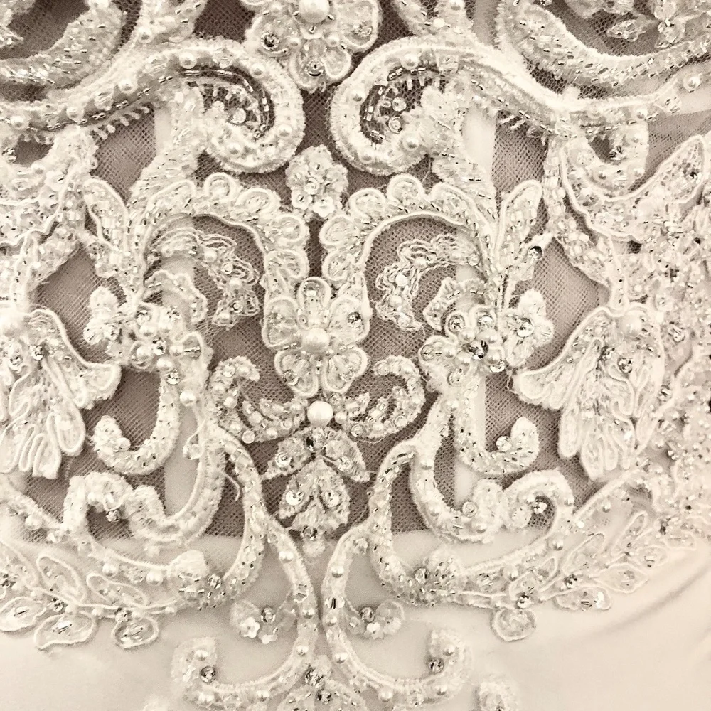Stunning Pre-Owned Allure Bridals Wedding Gown - Ivory/Nude Lining, Size 10 - Picture 14 of 15